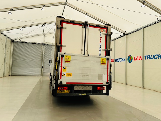 DAF CF 290 6×2 Rear Steer Fridge Box