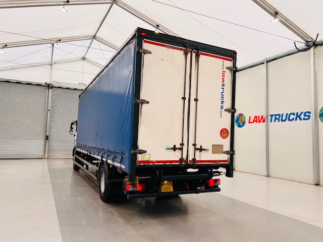 MAN TGM 18.250 Sleeper Cab Curtainsider