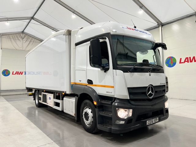 Mercedes Actros 1824 4×2 Sleeper Cab Fridge Box