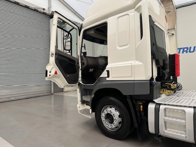 DAF CF 450 6×2 Space Cab Tractor Unit
