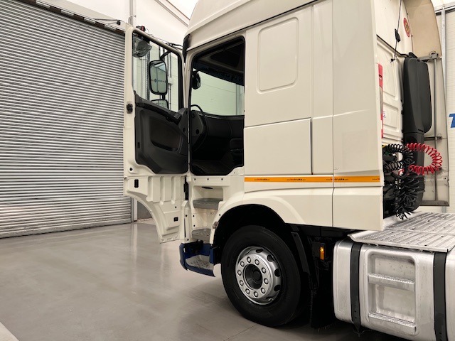 DAF XF 460 6×2 Midlift Tractor Unit