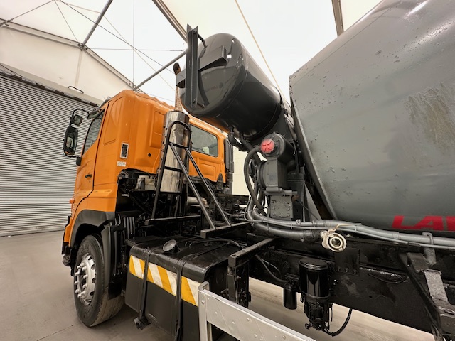 Hino 700 3241 8×4 Cement Mixer
