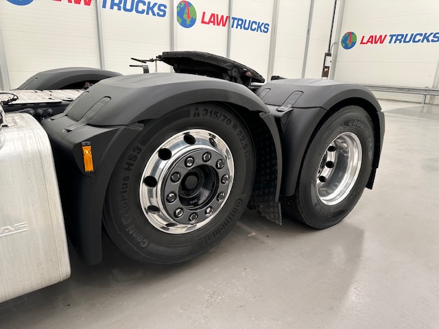 DAF XF 530 6×2 Midlift Tractor Unit