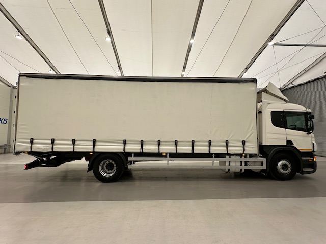 Scania P230 4×2 Sleeper Cab Curtainsider Manual