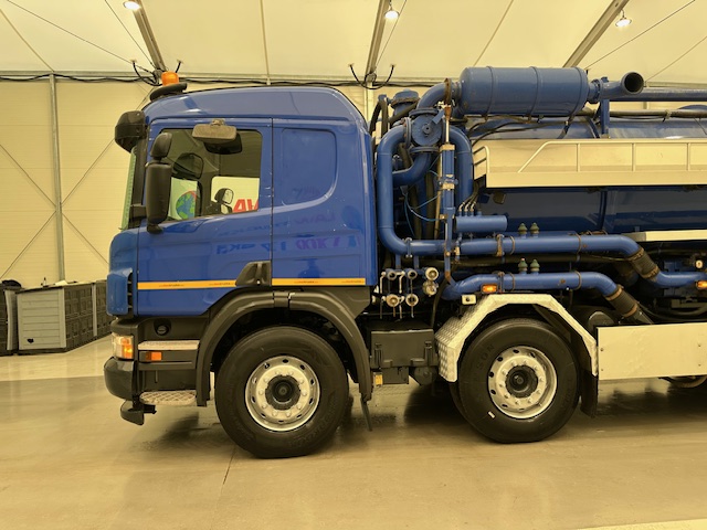 Scania P420 8×4 Sleeper Cab Vacuum Tanker