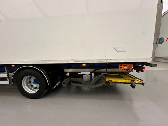 Scania P250 4×2 Sleeper Cab Fridge Box