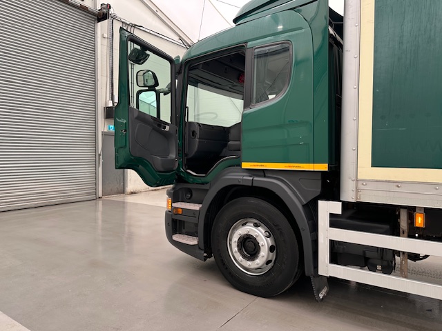 Scania P250 4×2 Sleeper Cab Box Van