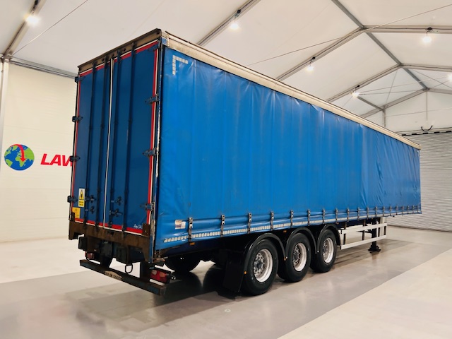 SDC Tri Axle Curtainsider Trailer