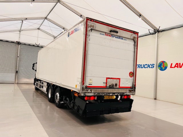 Iveco Stralis 310 AT 6×2 Fridge Box