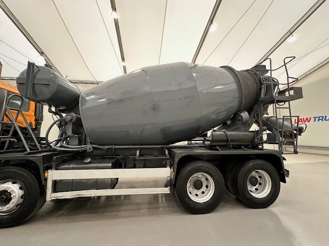 Hino 700 3241 8×4 Cement Mixer