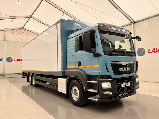 MAN TGS 26.320 6×2 Sleeper Cab Insulated Box Van