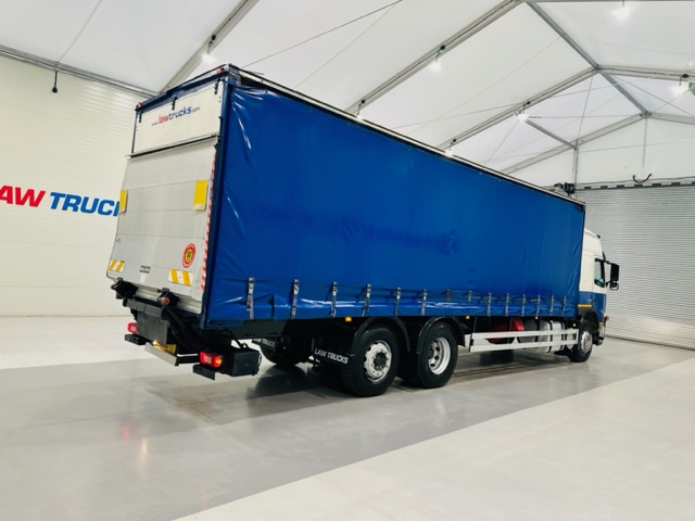 Volvo FM 300 6×2 Sleeper Cab Curtainsider