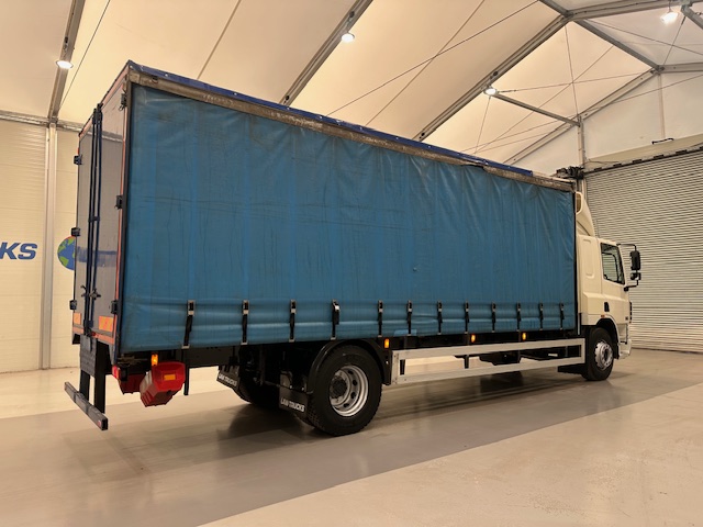 DAF CF65 220 Sleeper Cab Curtainsider Manual