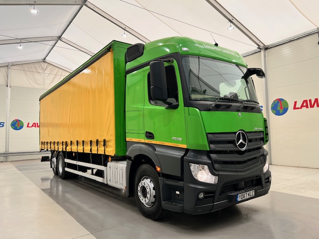 Mercedes Actros 2536 6×2 Sleeper Cab Curtainsider