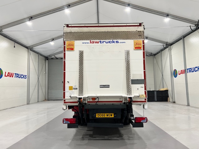 MAN TGM 18.250 4×2 Sleeper Cab Curtainsider