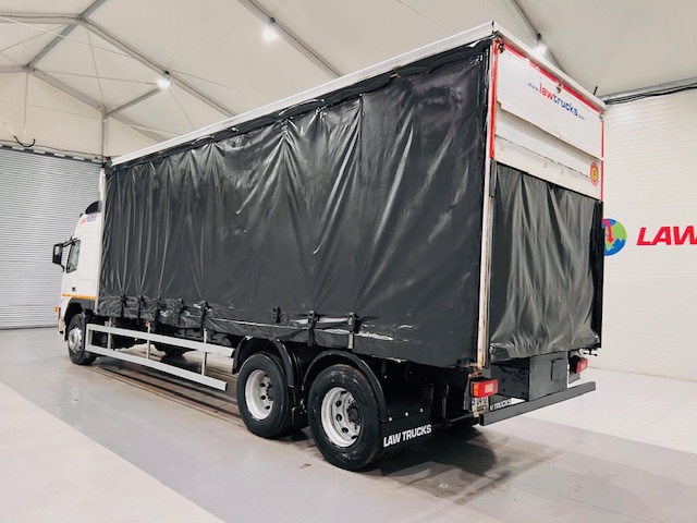 Volvo FM9 260 10 Tyre Sleeper Cab Curtainsider