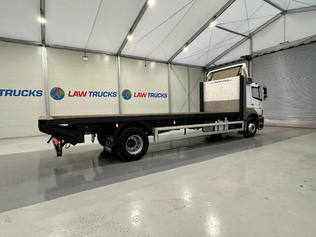 Mercedes Axor 1824 Sleeper Cab Flatbed