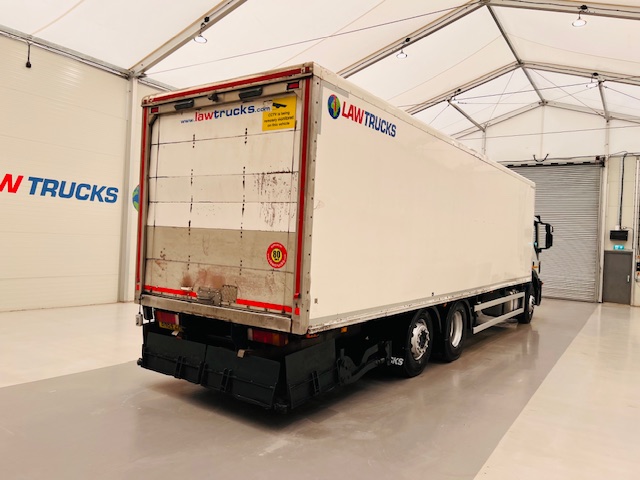 Iveco Stralis 310 AT Euro 6 6×2 Box Van