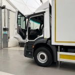 Mercedes Antos 2532 6×2 Rear Lift Day Cab Fridge Box - thumbnail
