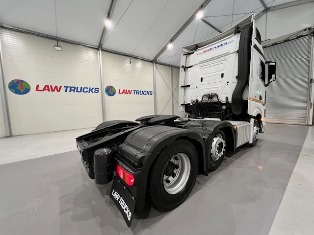 Mercedes Actros 2545 6×2 Midlift Tractor Unit