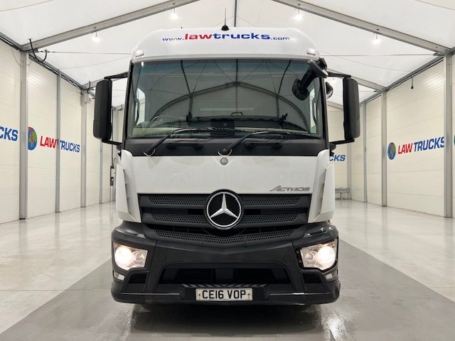 Mercedes Actros 1824 4×2 Sleeper Cab Fridge Box
