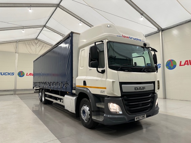 DAF CF 330 6×2 Rear Lift Sleeper Cab Curtainsider