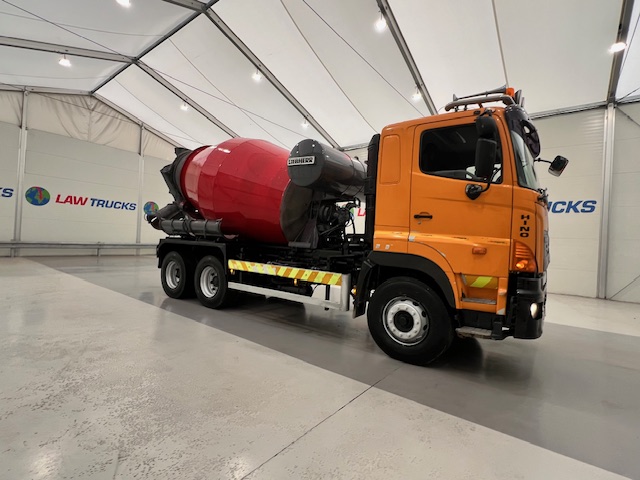 Hino 700 2813 6×4 Cement Mixer