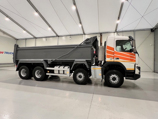 Volvo FMX 420 8×4 Day Cab Steel Tipper