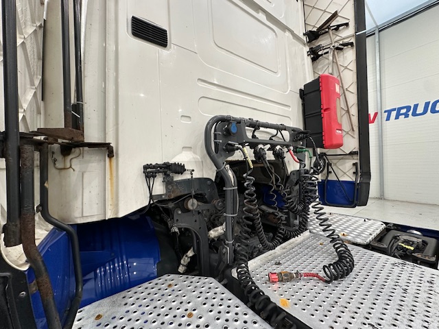 Scania R450 6×2 Midlift Topline Tractor Unit