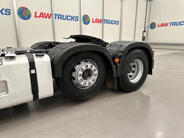 Volvo FH 500 6×2 Midlift Tractor Unit