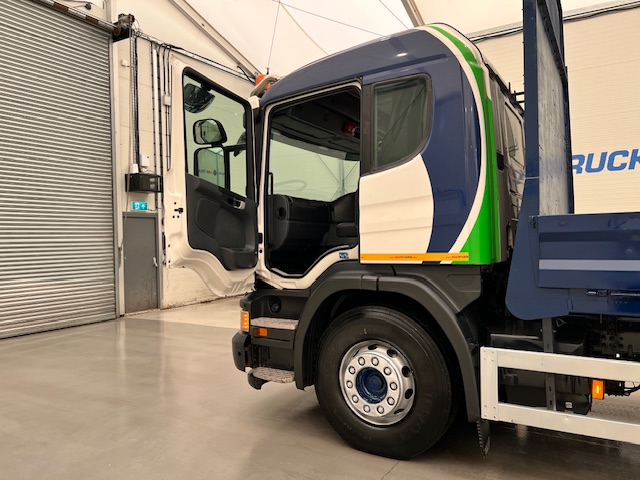 Scania P320 6×2 10 Tyre Sleeper Cab Dropside