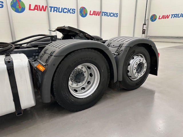 Scania R450 6×2 Rear Lift Highline Tractor Unit PTO
