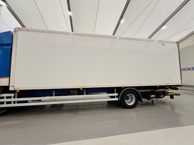 Scania P250 4×2 Sleeper Cab Fridge Box