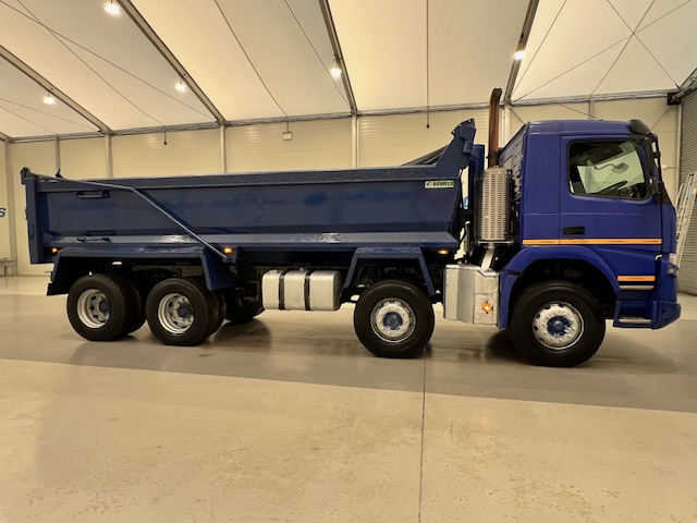 Volvo FM 410 8×4 Day Cab Steel Tipper