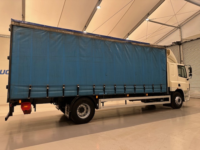 DAF CF65 220 Sleeper Cab Curtainsider Manual