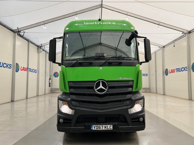 Mercedes Actros 2536 6×2 Sleeper Cab Curtainsider