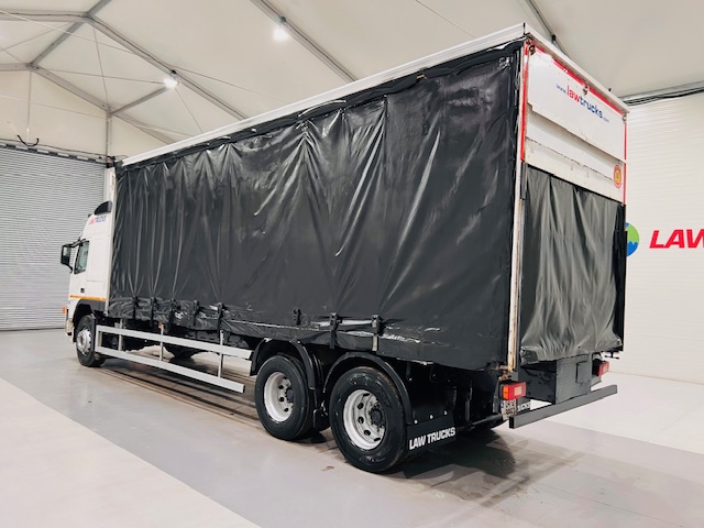Volvo FM9 260 10 Tyre Sleeper Cab Curtainsider