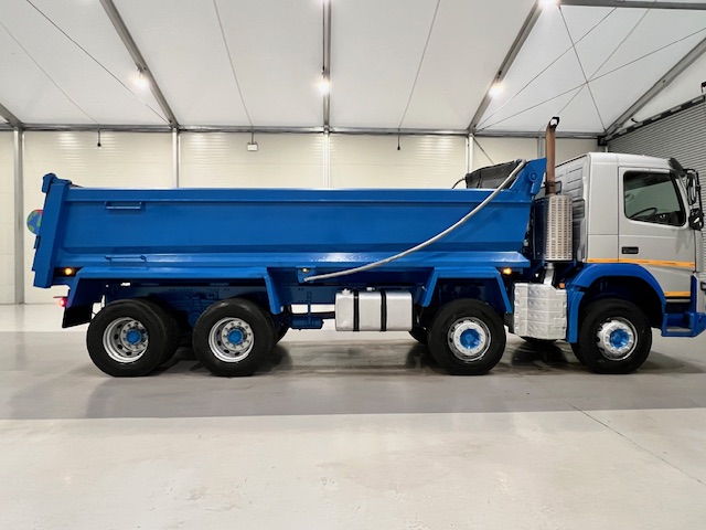 Volvo FMX 410 8×4 Day Cab Steel Tipper