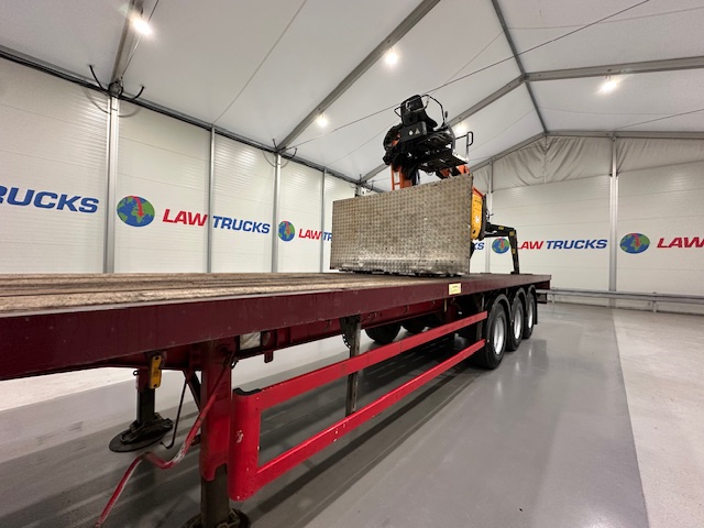 Montracon Tri Axle Flatbed Brick Grab Trailer