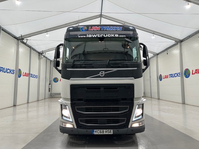 Volvo FH 500 6×2 Midlift Tractor Unit