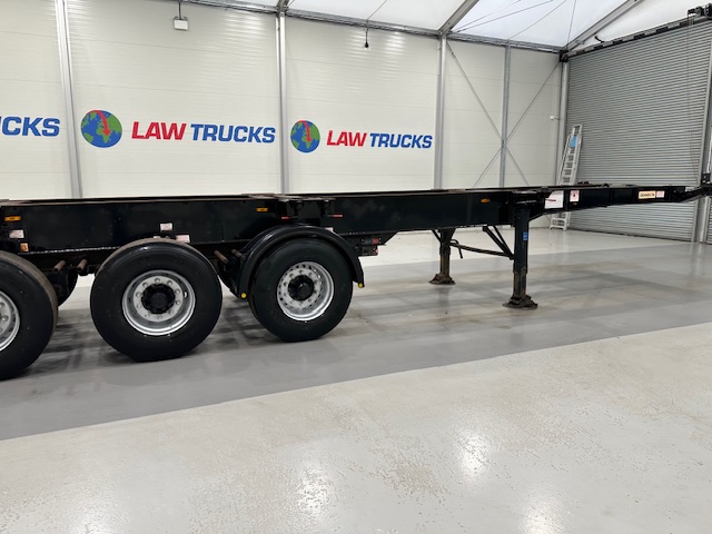 Dennison Tri Axle Sliding Skeletal Trailer BPW