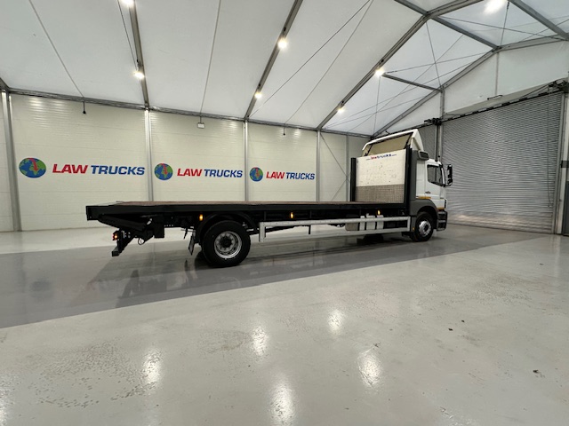 Mercedes Axor 1824 Sleeper Cab Flatbed