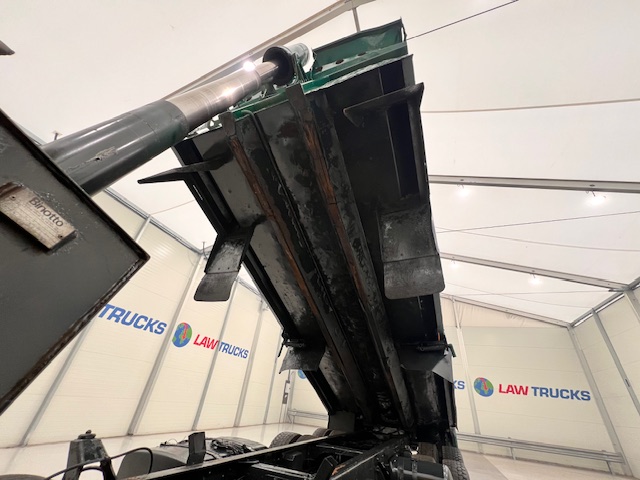Scania P380 8×4 Day Cab Steel Tipper Manual