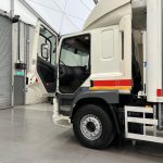DAF CF 370 6×2 Sleeper Cab Fridge Box - thumbnail