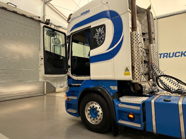 Scania R580 6×2 10 Tyre Rear Lift Tractor Unit PTO
