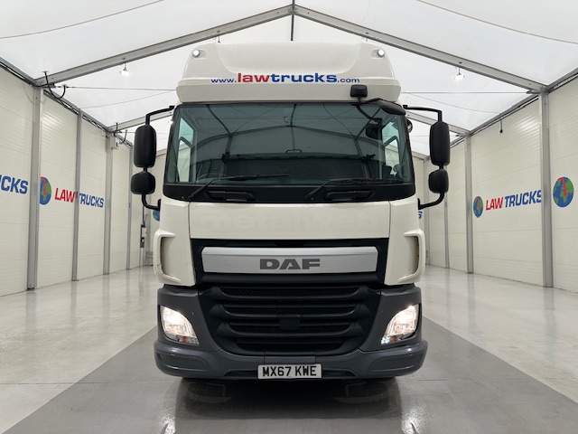 DAF CF 330 6×2 Rear Lift Sleeper Cab Curtainsider