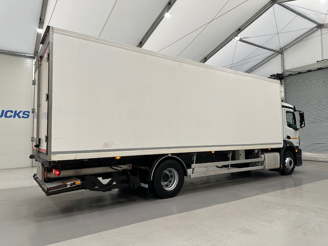 Mercedes Antos 1827 Day Cab Fridge Box