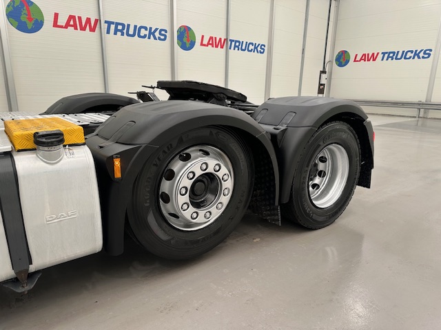 DAF CF 450 6×2 Space Cab Tractor Unit