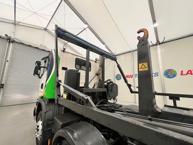 Scania G410 8×4 Rest Cab Hookloader Drawbar