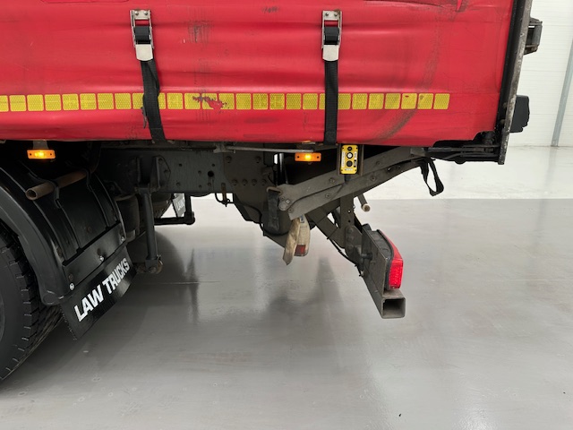 DAF CF 310 Sleeper Cab Curtainsider
